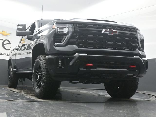 New 2026 Chevrolet Silverado 2500 ZR2 image 3