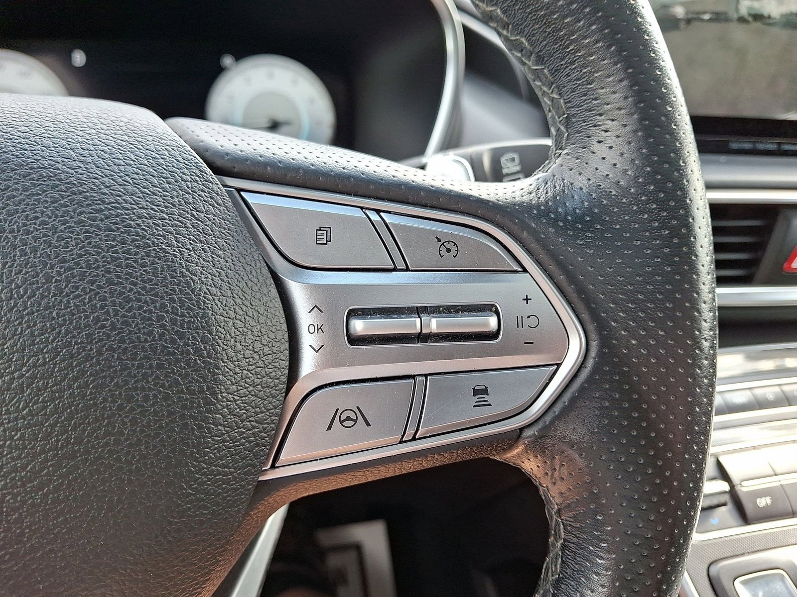 Used 2022 Hyundai Santa Fe Calligraphy image 24