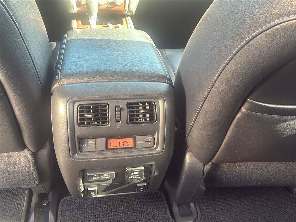 Used 2020 Nissan Pathfinder Platinum AWD/4WD image 29