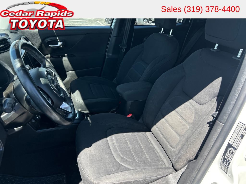 Used 2020 Jeep Renegade Latitude w/ Cold Weather Group AWD/4WD image 11