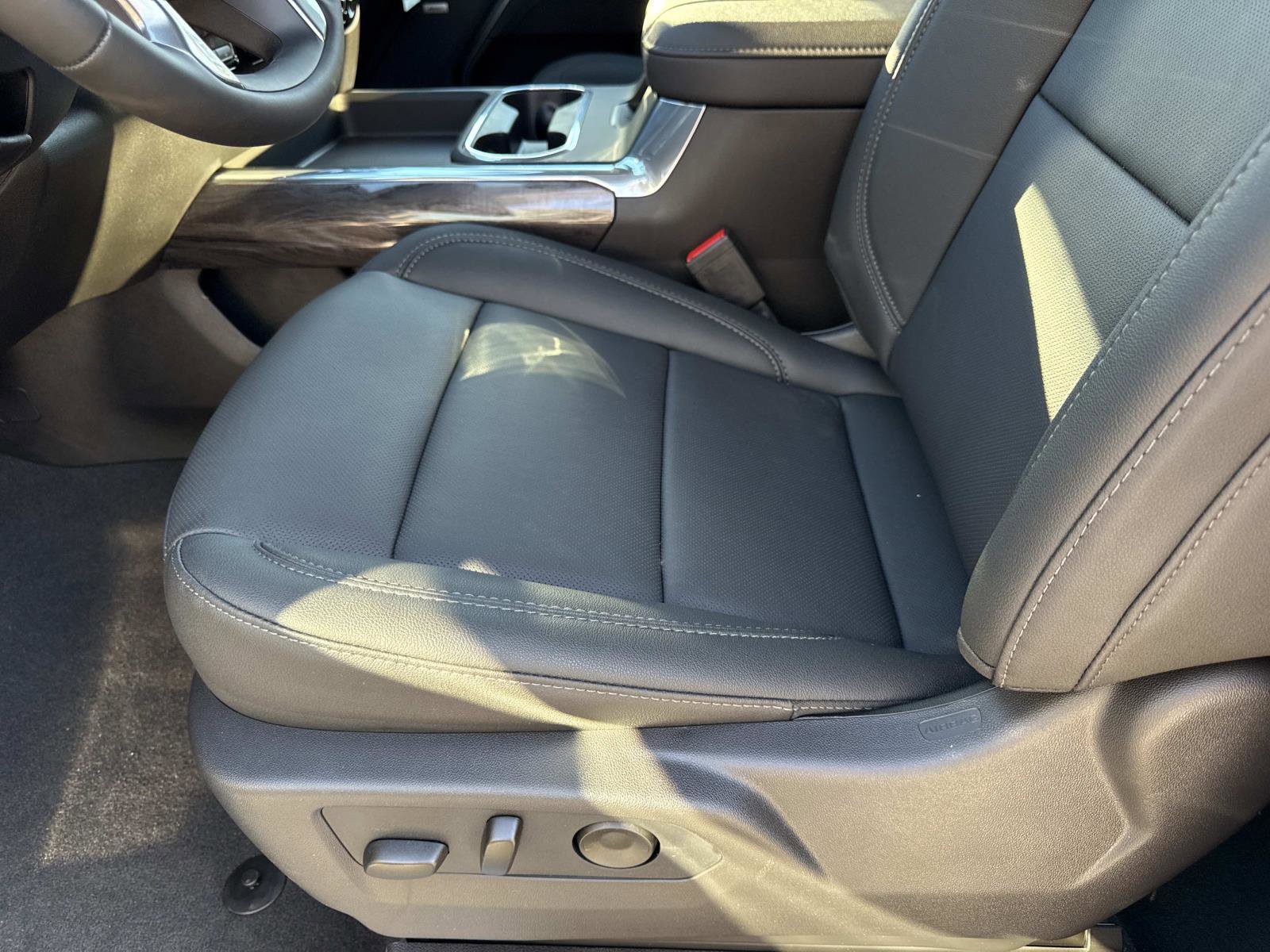 New 2026 Chevrolet Silverado 3500 LTZ w/ LTZ Convenience Package image 20