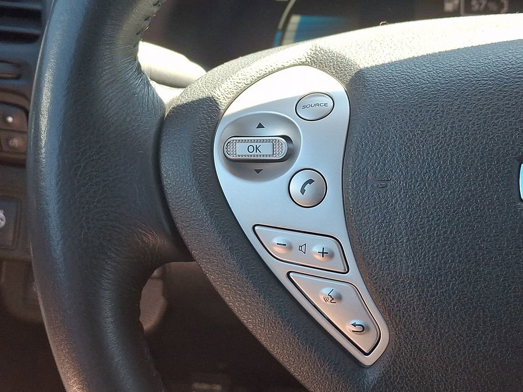 Used 2016 Nissan Leaf SV FWD image 23