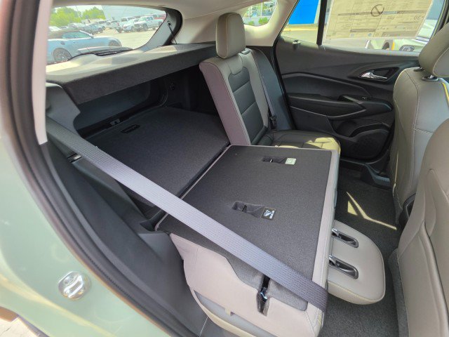 New 2026 Chevrolet Trax ACTIV w/ Sunroof Package FWD image 16