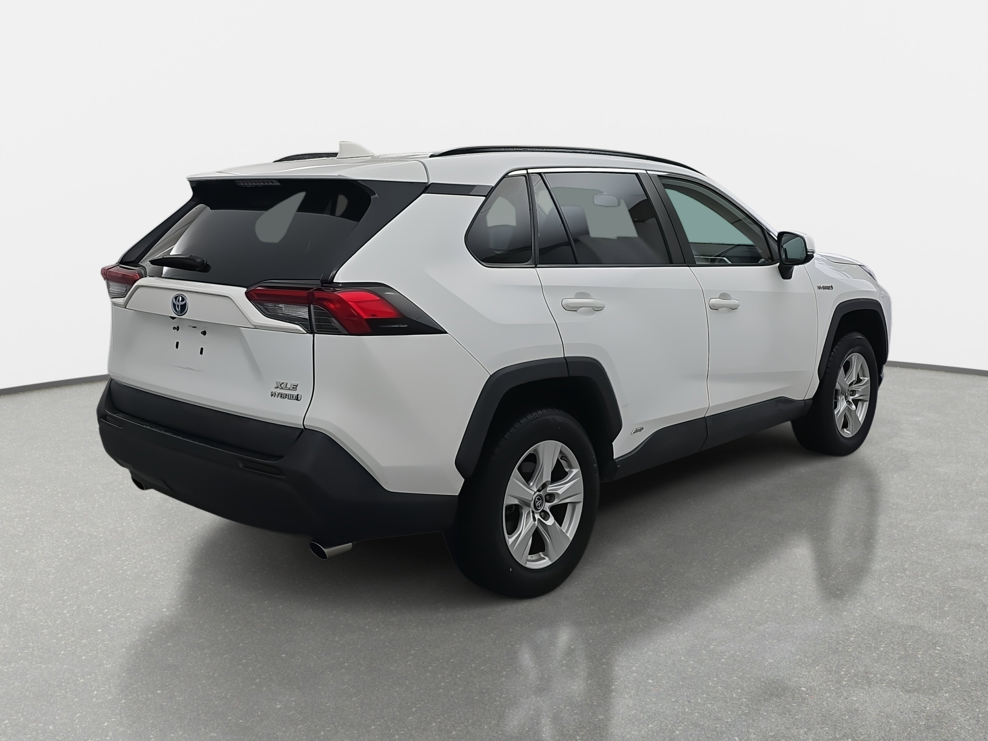 Used 2019 Toyota RAV4 XLE image 5