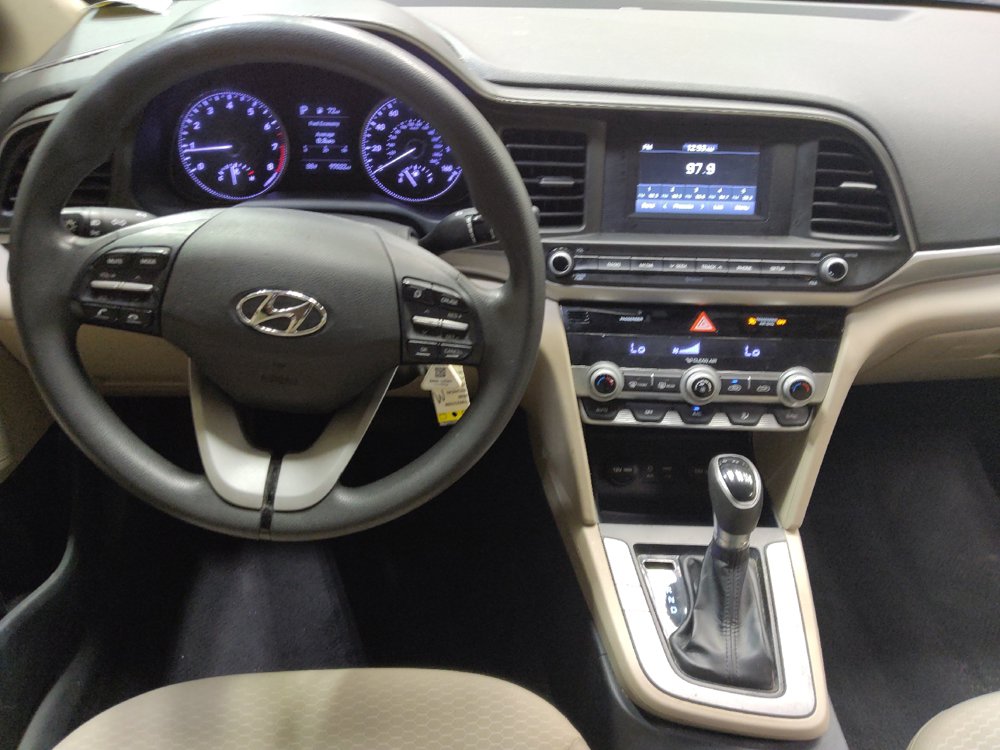 Used 2020 Hyundai Elantra SE FWD image 22