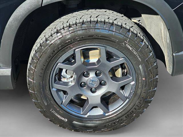 Used 2025 Honda Pilot TrailSport image 9