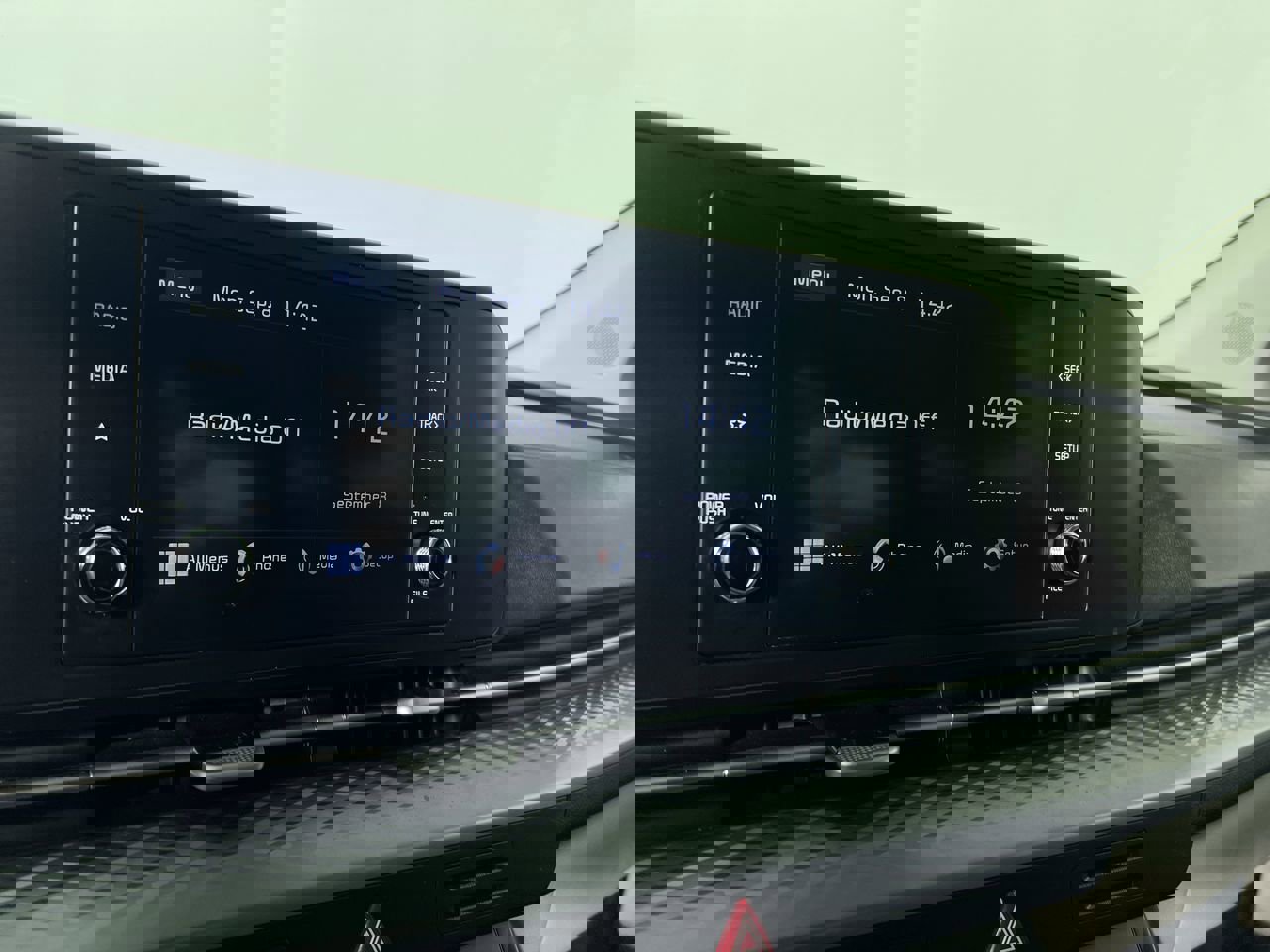 Certified 2024 Kia Carnival LX image 25