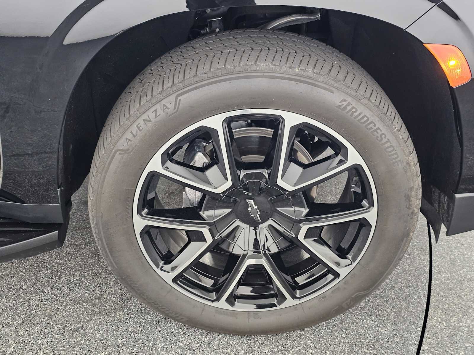 Used 2024 Chevrolet Suburban RST w/ Luxury Package image 9