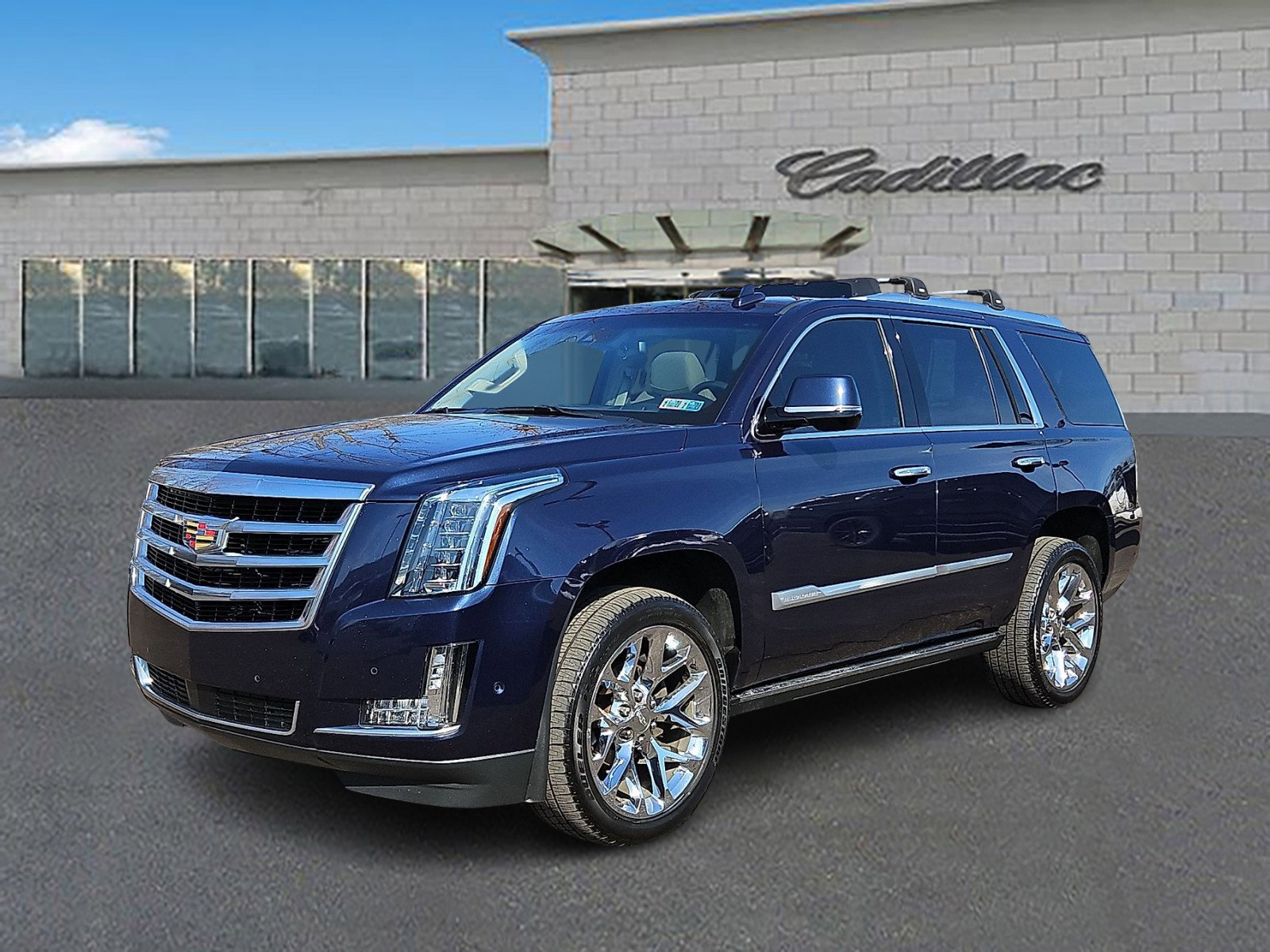 Used 2018 Cadillac Escalade Premium Luxury image 1