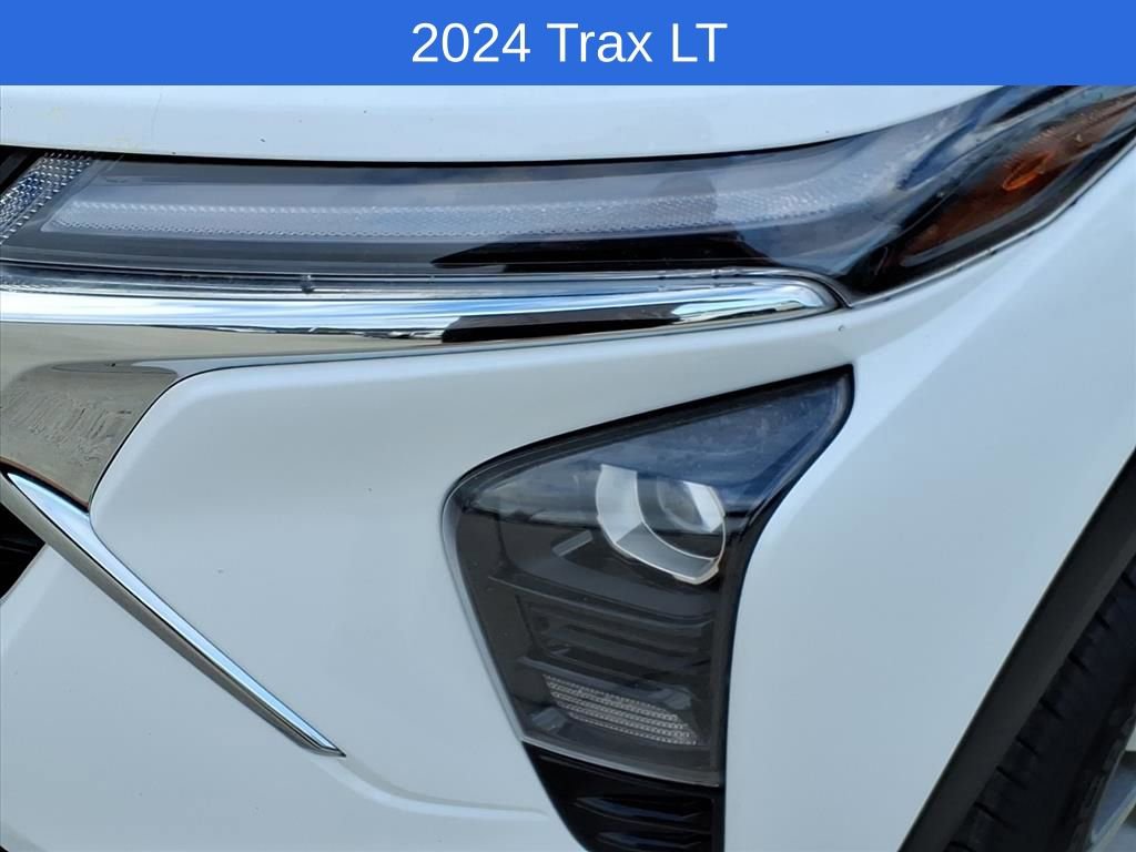 Used 2024 Chevrolet Trax LT w/ Driver Confidence Package FWD image 10