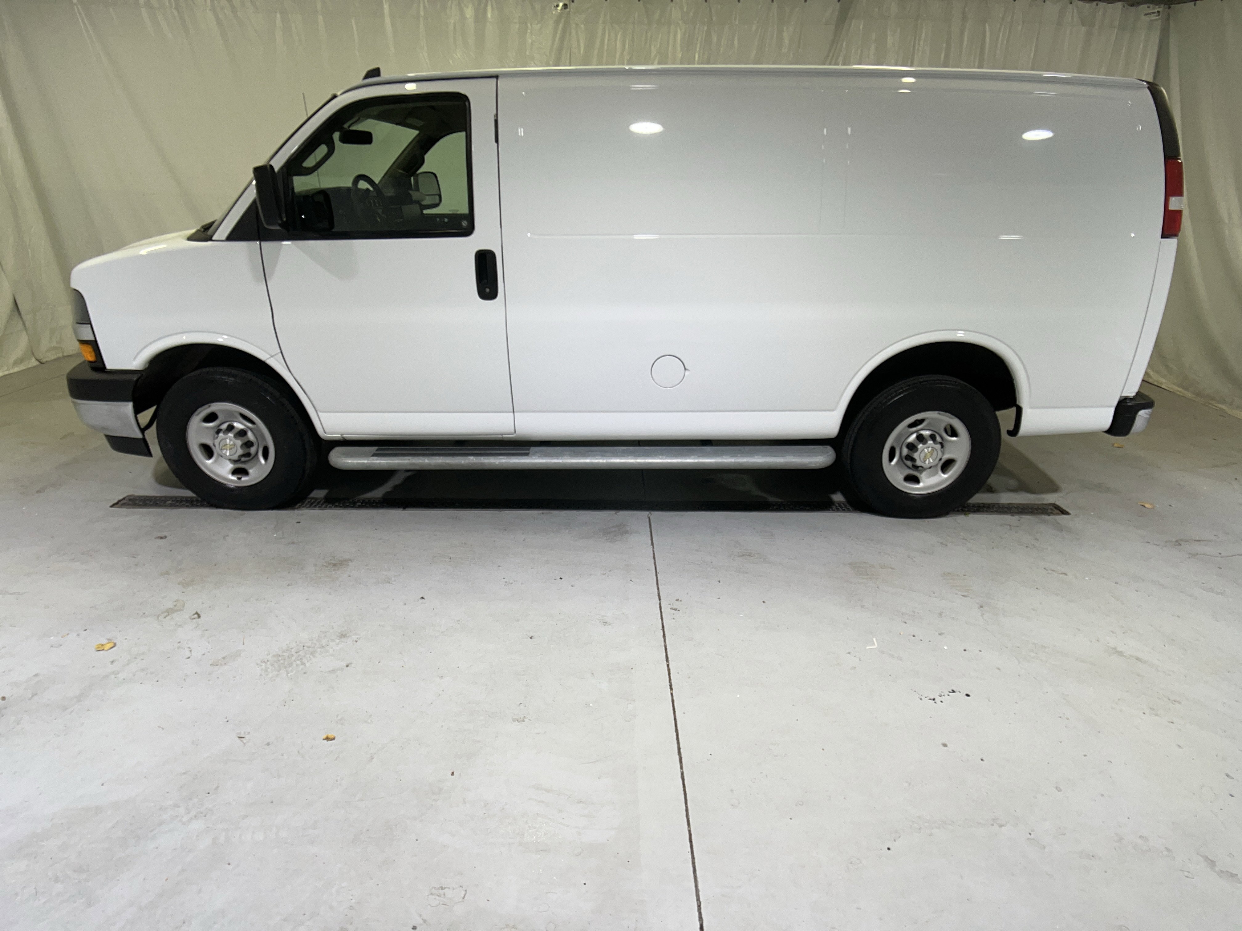 Used 2023 Chevrolet Express 2500 w/ Driver Convenience Package image 7