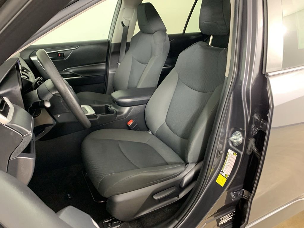 Used 2024 Toyota RAV4 LE image 27
