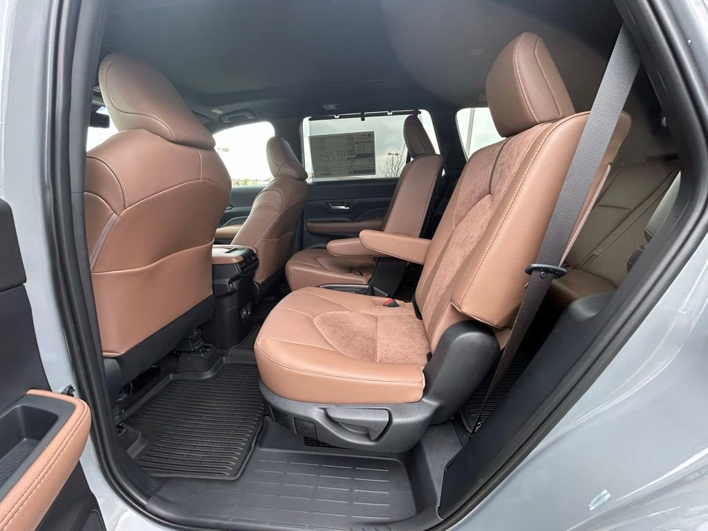 Used 2026 Toyota Grand Highlander AWD Hybrid image 22
