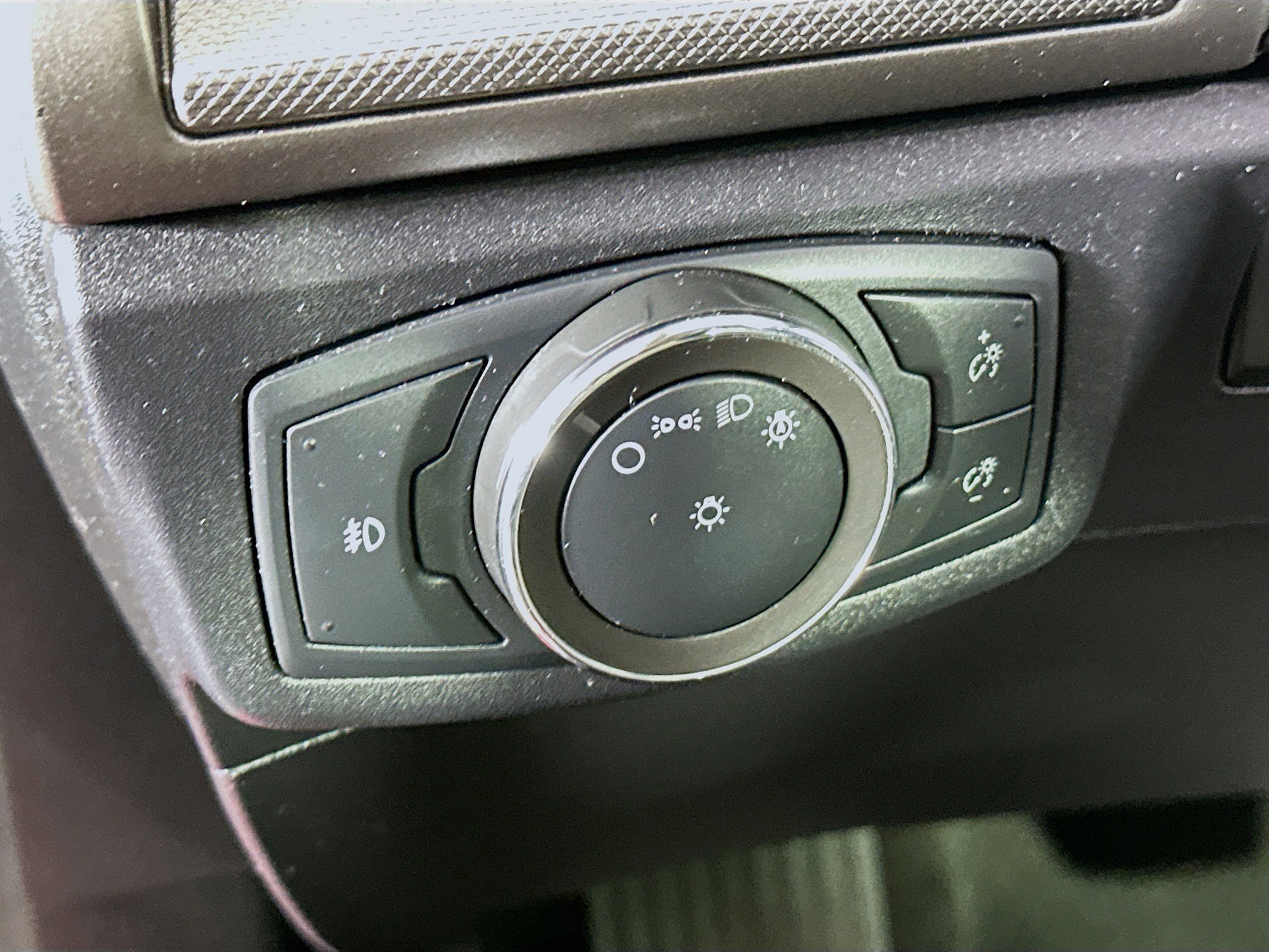 Used 2020 Ford Fusion SE w/ Equipment Group 151A image 17