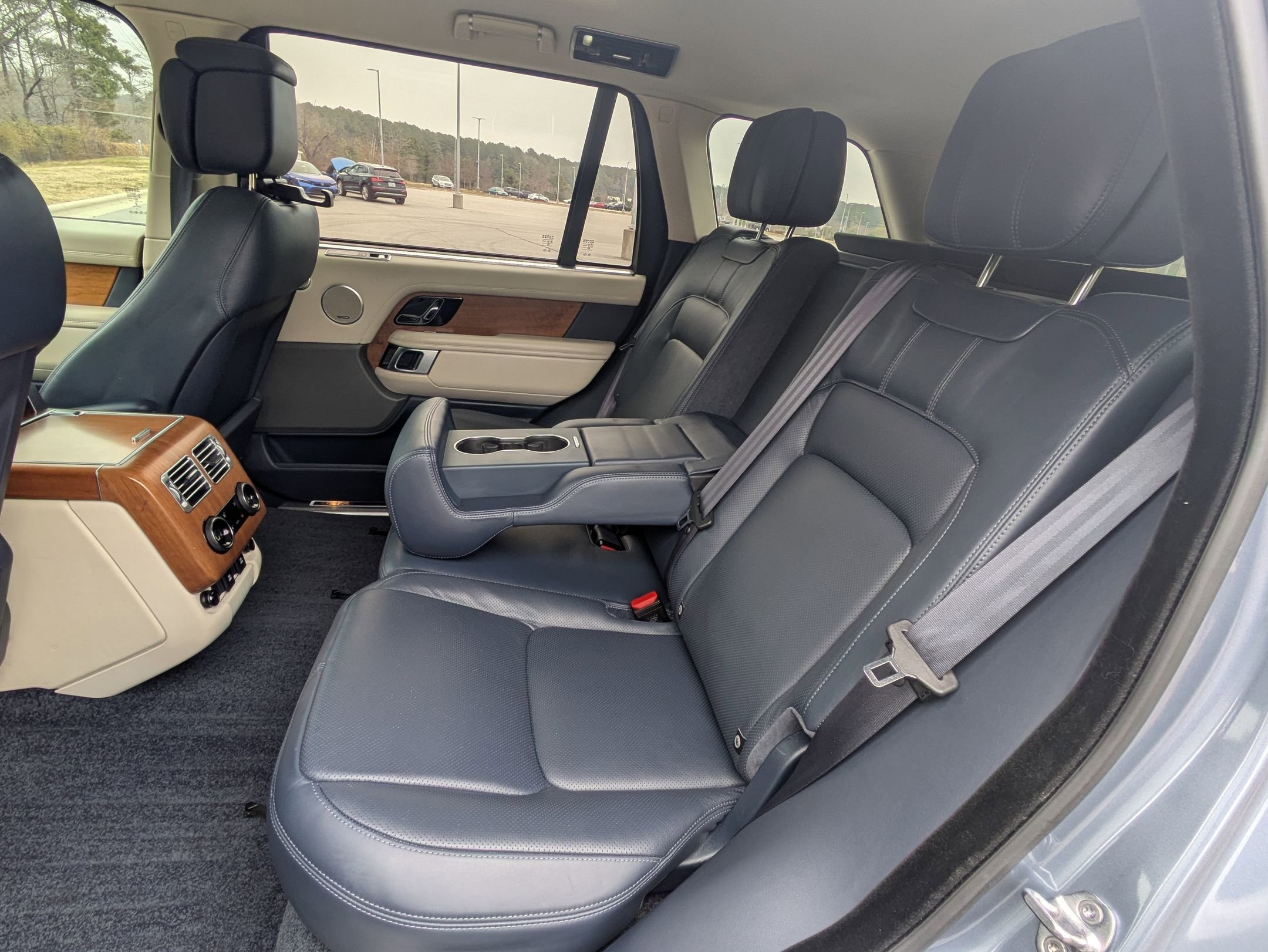 Used 2019 Land Rover Range Rover Long Wheelbase Supercharged image 26