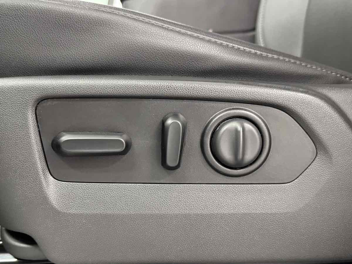 Used 2021 Chevrolet Silverado 1500 LTZ image 27