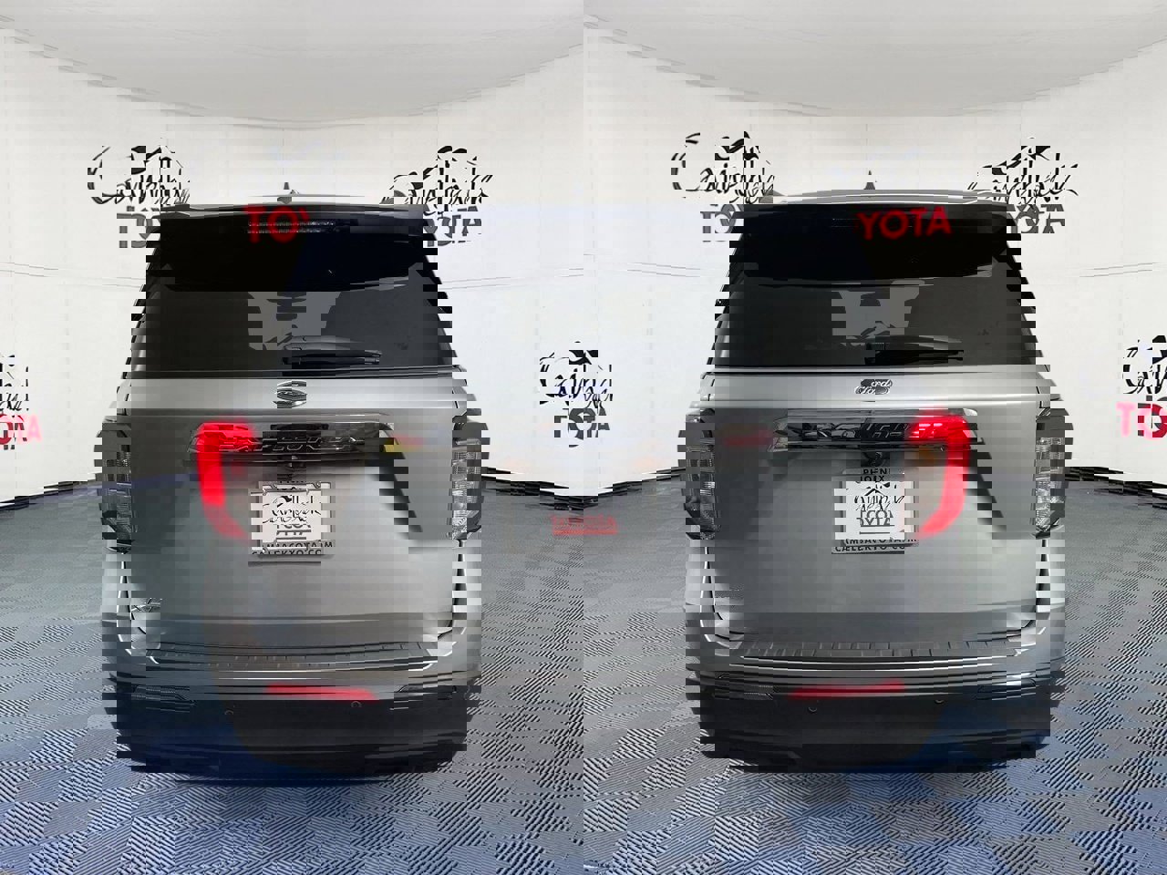 Used 2022 Ford Explorer XLT image 7