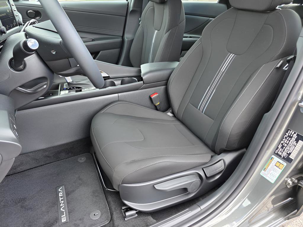 New 2026 Hyundai Elantra SEL Sport image 13
