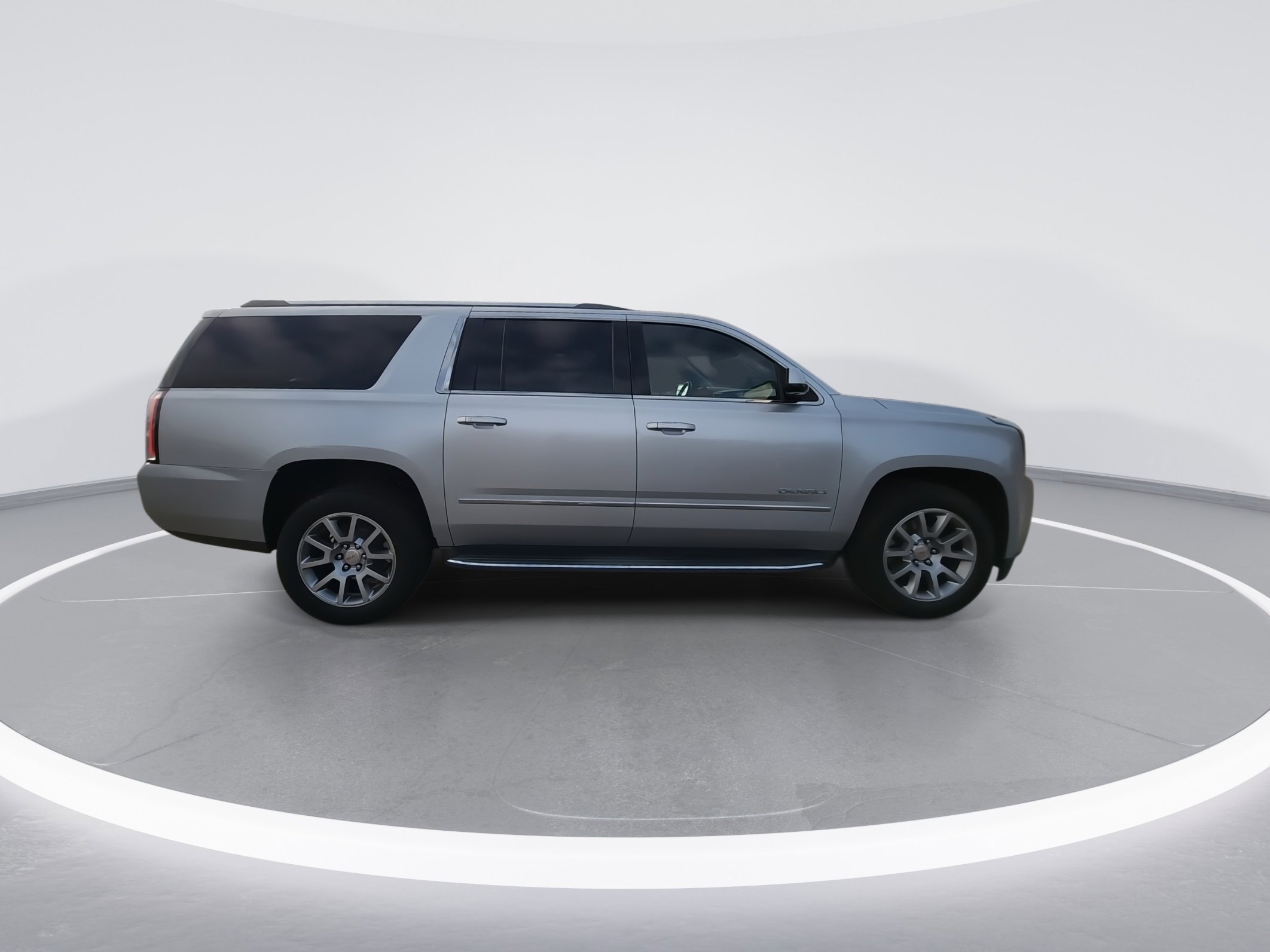 Used 2018 GMC Yukon XL Denali image 9