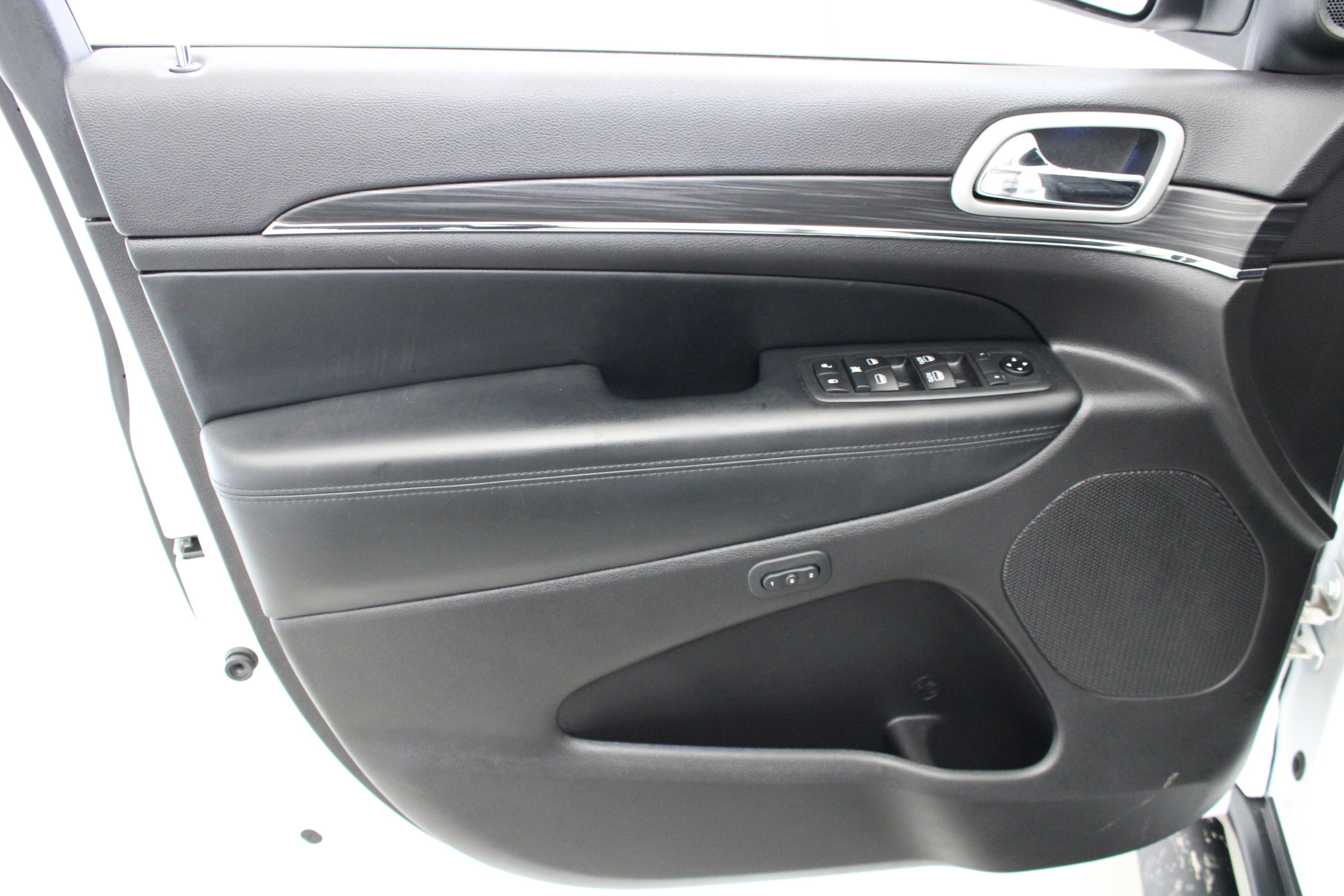 Used 2021 Jeep Grand Cherokee Limited w/ Trailer Tow Group IV image 22