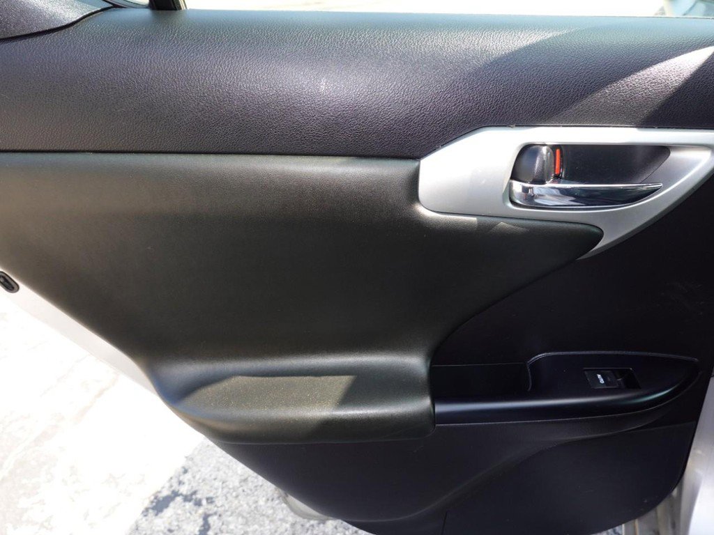 Used 2012 Lexus CT 200h Premium image 20