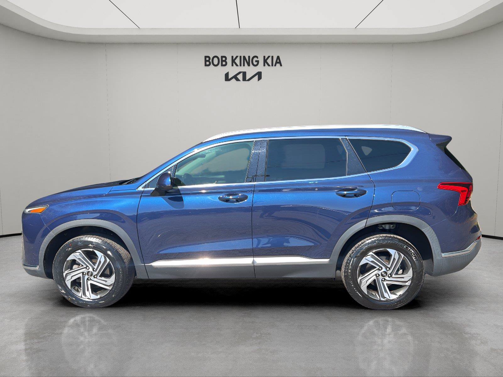 Used 2022 Hyundai Santa Fe SEL w/ Cargo Package AWD/4WD image 2