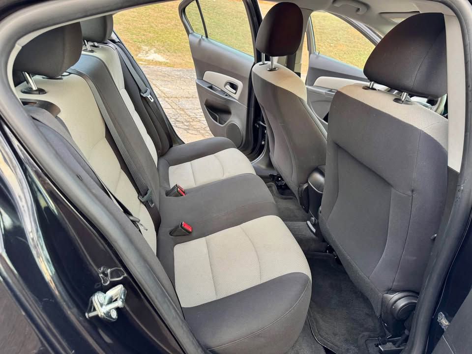 Used 2015 Chevrolet Cruze LS image 7