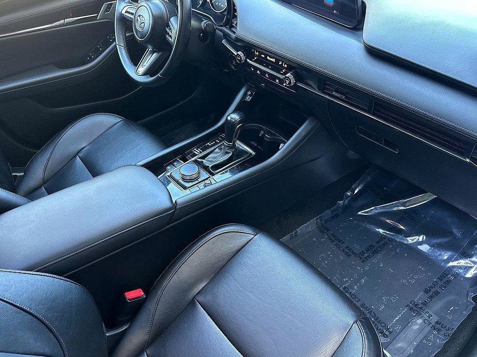 Used 2020 MAZDA MAZDA3 Hatchback w/ Premium Package image 16