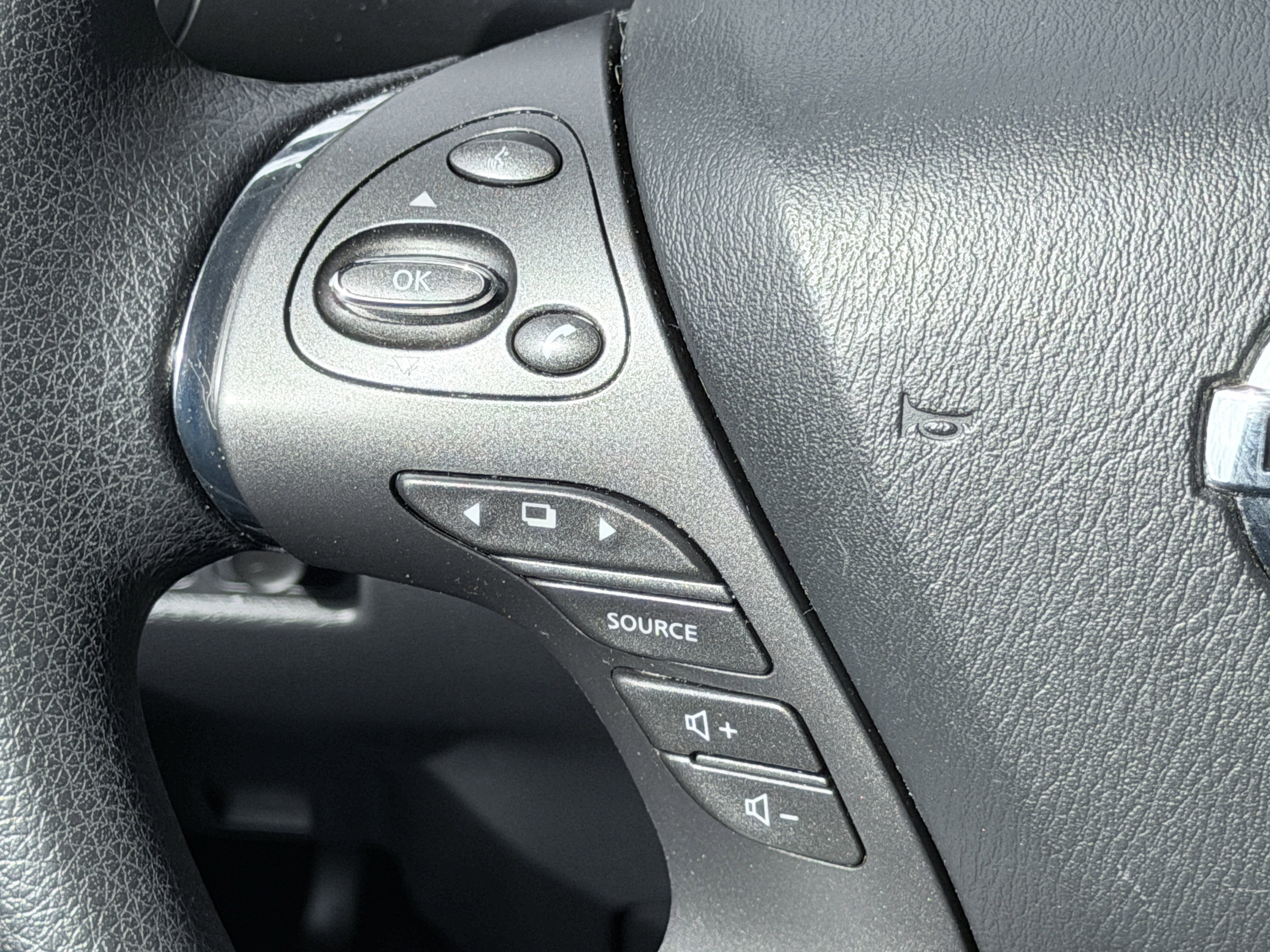 Used 2020 Nissan Murano S w/ Technology Package image 22