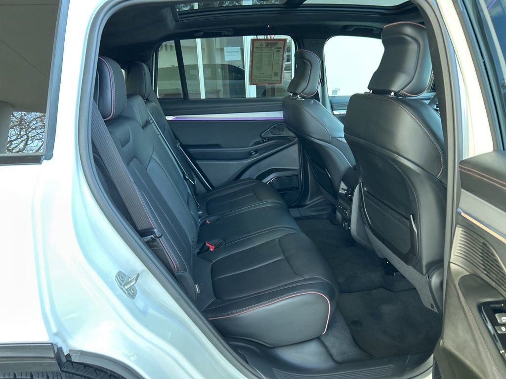 Used 2024 Jeep Wagoneer Launch Edition image 31