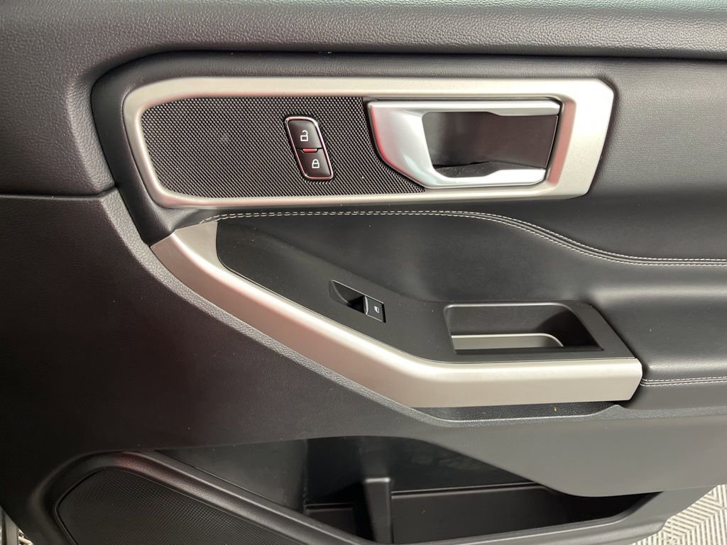 Used 2023 Ford Explorer XLT image 22