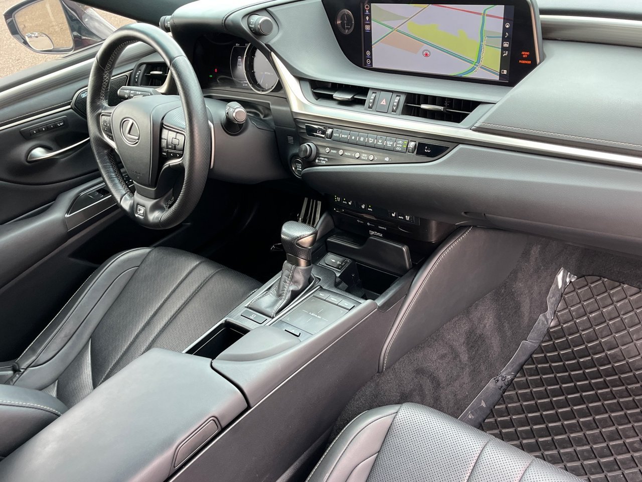 Used 2019 Lexus ES 350 F Sport w/ Accessory Package 2 FWD image 9