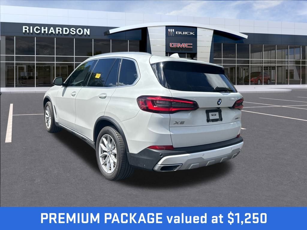 Used 2022 BMW X5 xDrive40i w/ Premium Package image 3