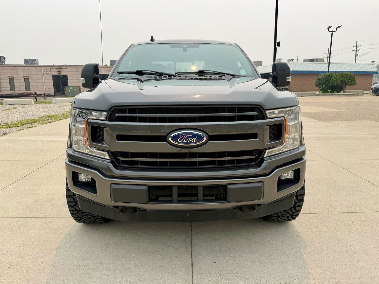 Used 2019 Ford F150 XLT w/ Equipment Group 302A Luxury AWD/4WD image 4