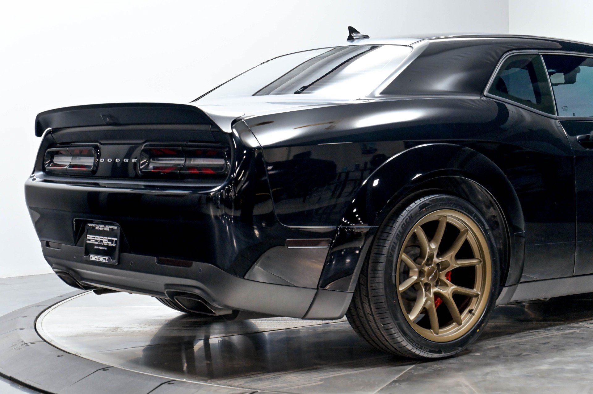 Used 2023 Dodge Challenger SRT Hellcat RWD image 18