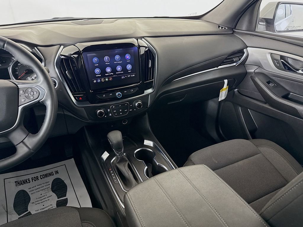 Used 2023 Chevrolet Traverse LT w/ Rear Camera Mirror Package image 24