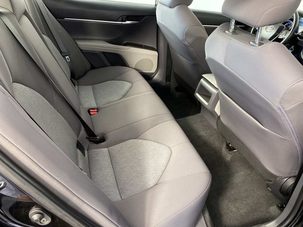 Used 2022 Toyota Camry LE AWD/4WD image 11