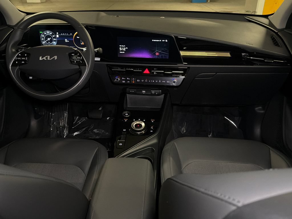 Certified 2024 Kia Niro Wind FWD image 17