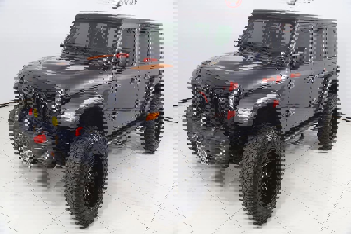 Used 2018 Jeep Wrangler Unlimited Rubicon w/ Dual Top Group AWD/4WD image 24