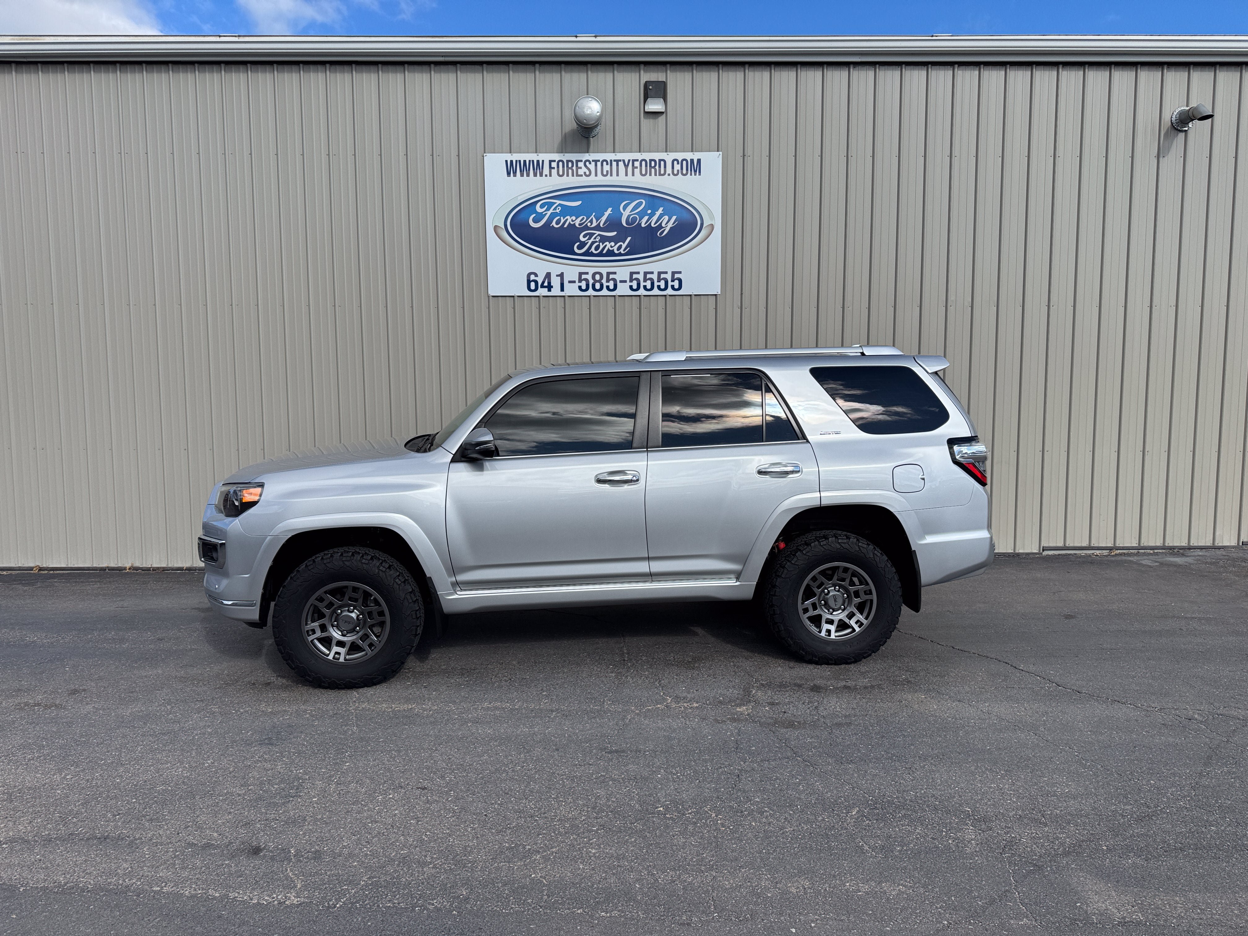Used 2021 Toyota 4Runner Limited AWD/4WD image 1