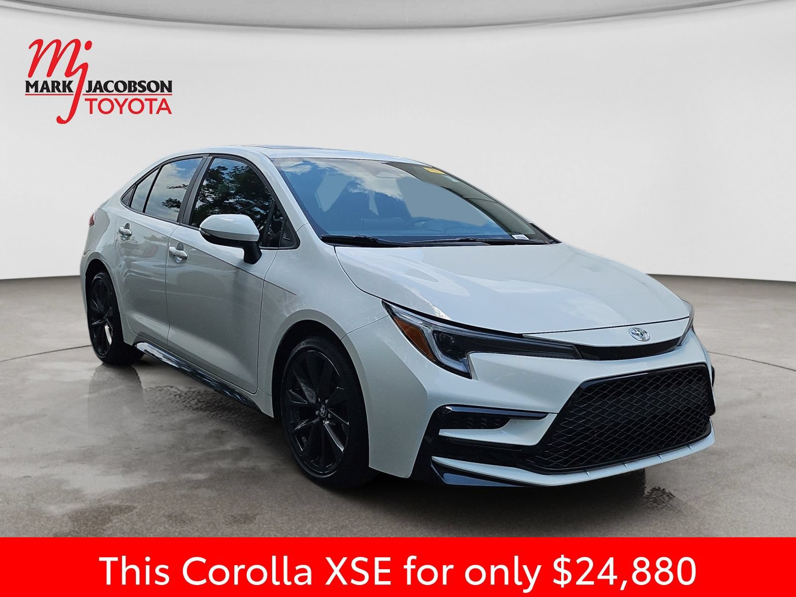 Used 2023 Toyota Corolla XSE FWD image 5