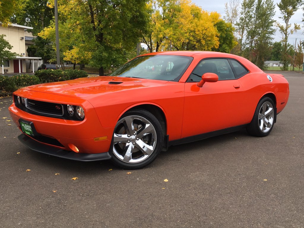 Used 2013 Dodge Challenger R/T Plus RWD image 1