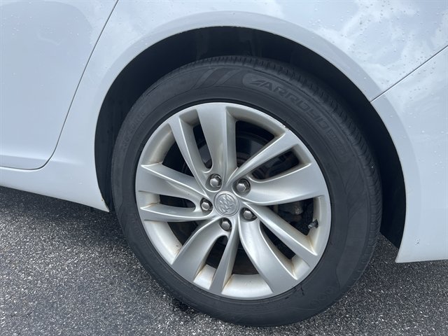 Used 2016 Buick Regal FWD image 11