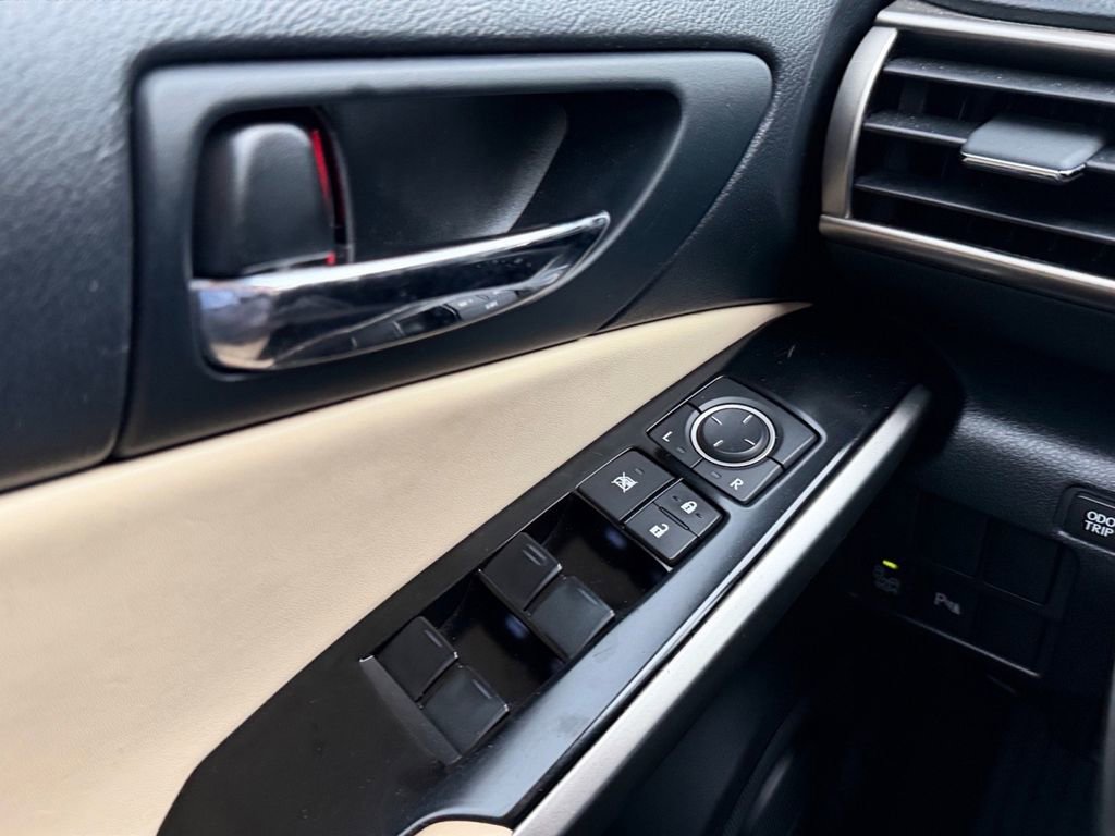Used 2014 Lexus IS 250 w/ Navigation Package RWD image 19