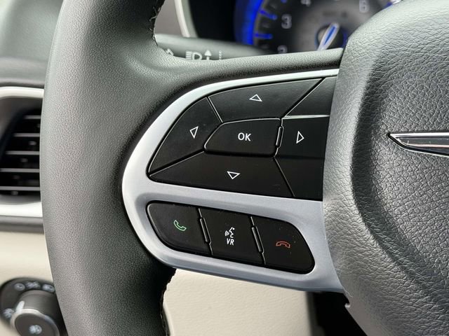 Used 2024 Chrysler Pacifica Touring-L image 20