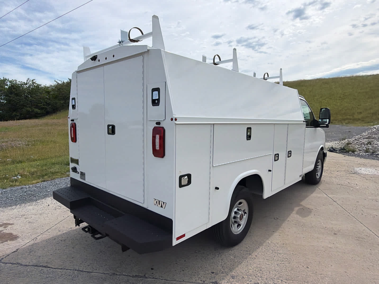 New 2025 GMC Savana 3500 w/ Power Convenience Package RWD image 3