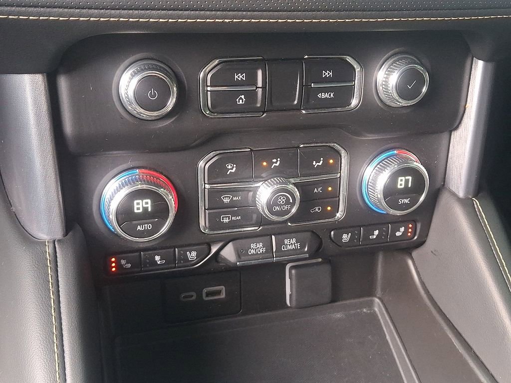Used 2024 GMC Yukon XL SLT AWD/4WD image 15