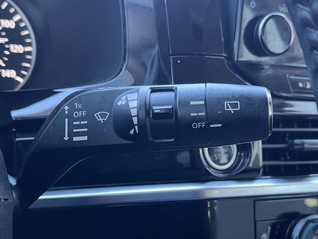 Used 2023 Nissan Pathfinder SL image 30