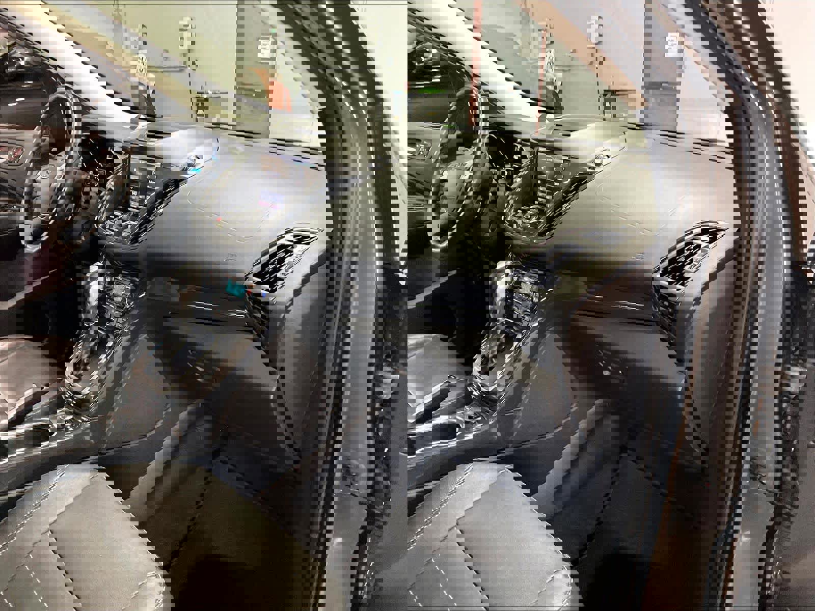 Used 2014 Ford Escape Titanium w/ Equipment Group 401A image 17