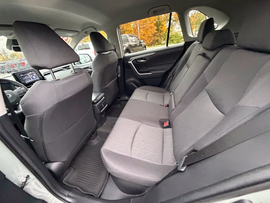 Used 2021 Toyota RAV4 XLE w/ XLE Grade Weather Package AWD/4WD image 45